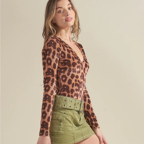 Spirithoods JAGUAR LONG SLEEVE VELVET BODYSUIT | WOMEN'S - Picture 4 of 9